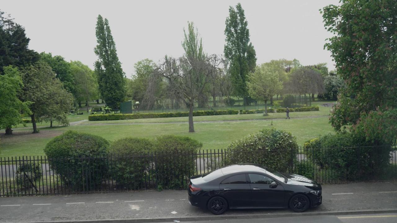 Villa Jewel Of Barking London Exterior foto